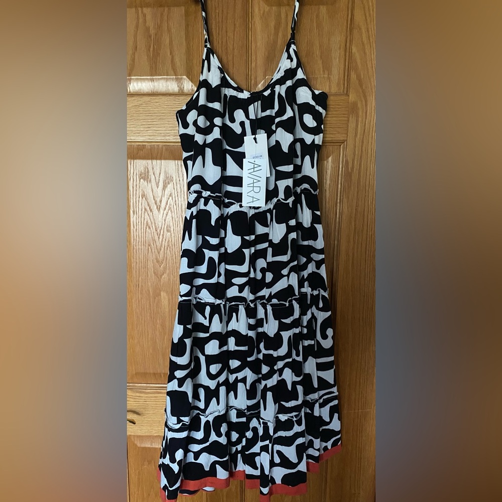 Avara Black & White Abstract Print Maxi Dress